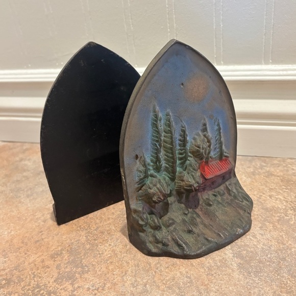 Vintage Cabin Scene Cast Iron Bookends 1920s 1930s Rustic Cottage Farmhouse - Picture 1 of 7